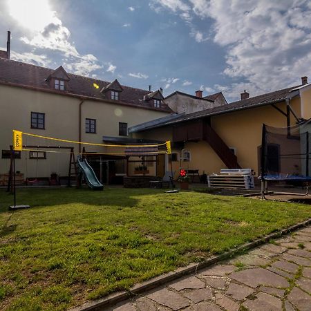 Penzion A Restaurace U Vladare Toužim Εξωτερικό φωτογραφία